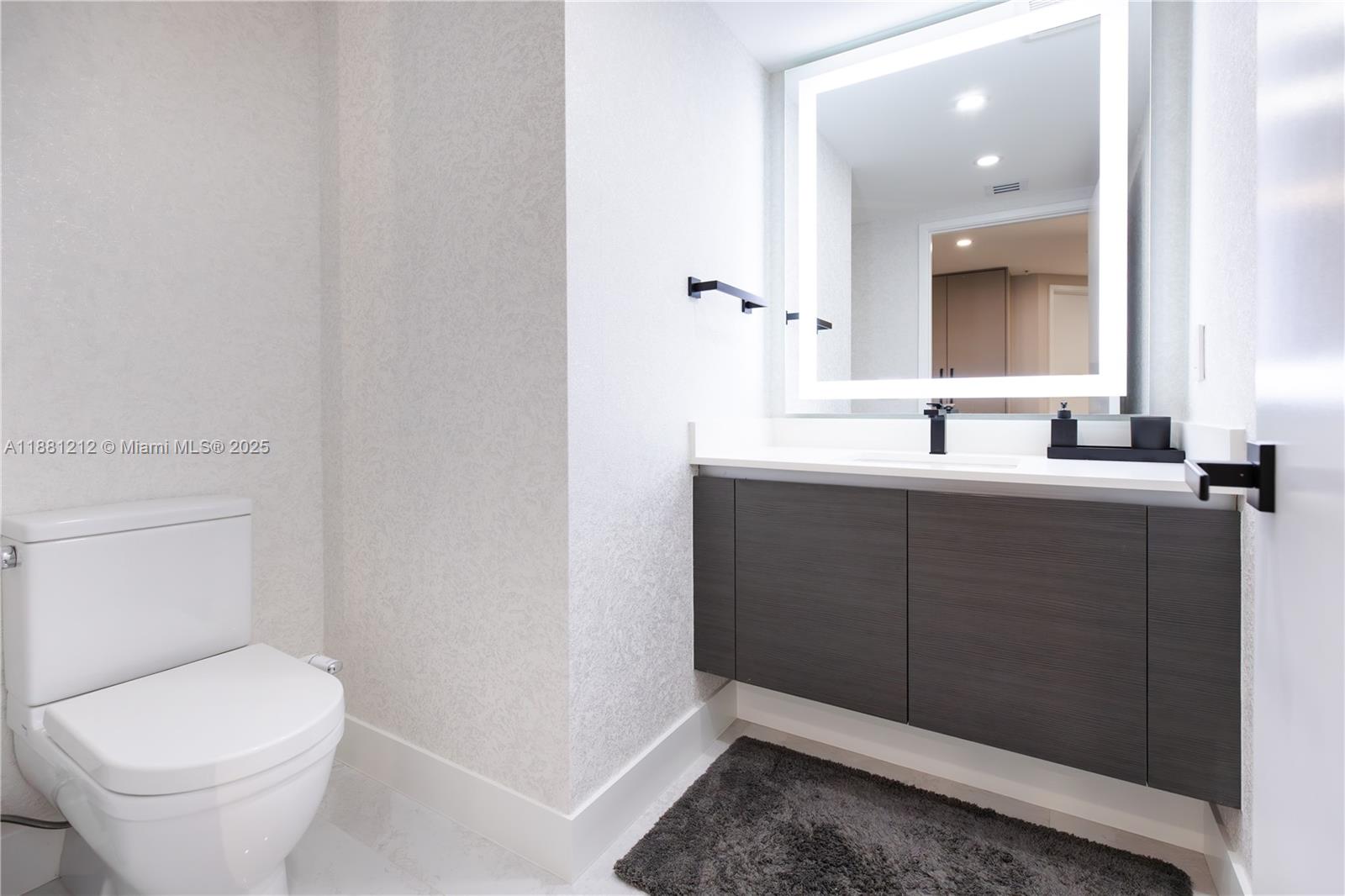 PARQUE TOWERS CONDO - Residential