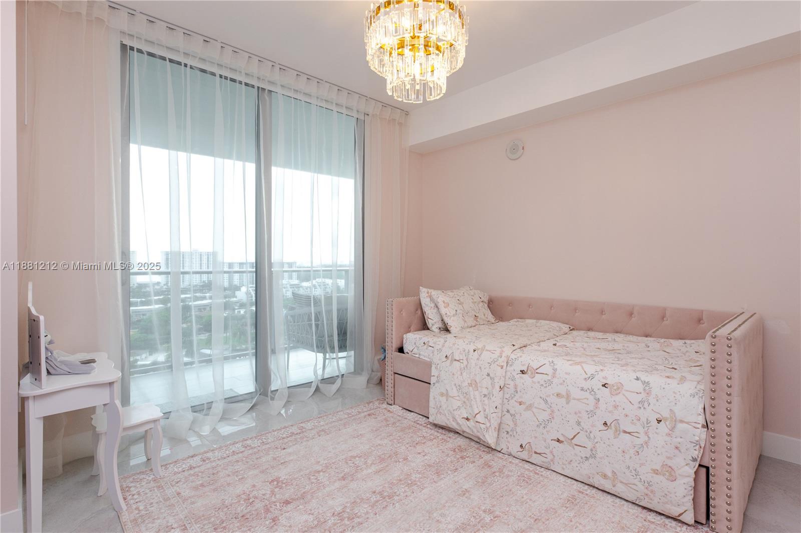 PARQUE TOWERS CONDO - Residential