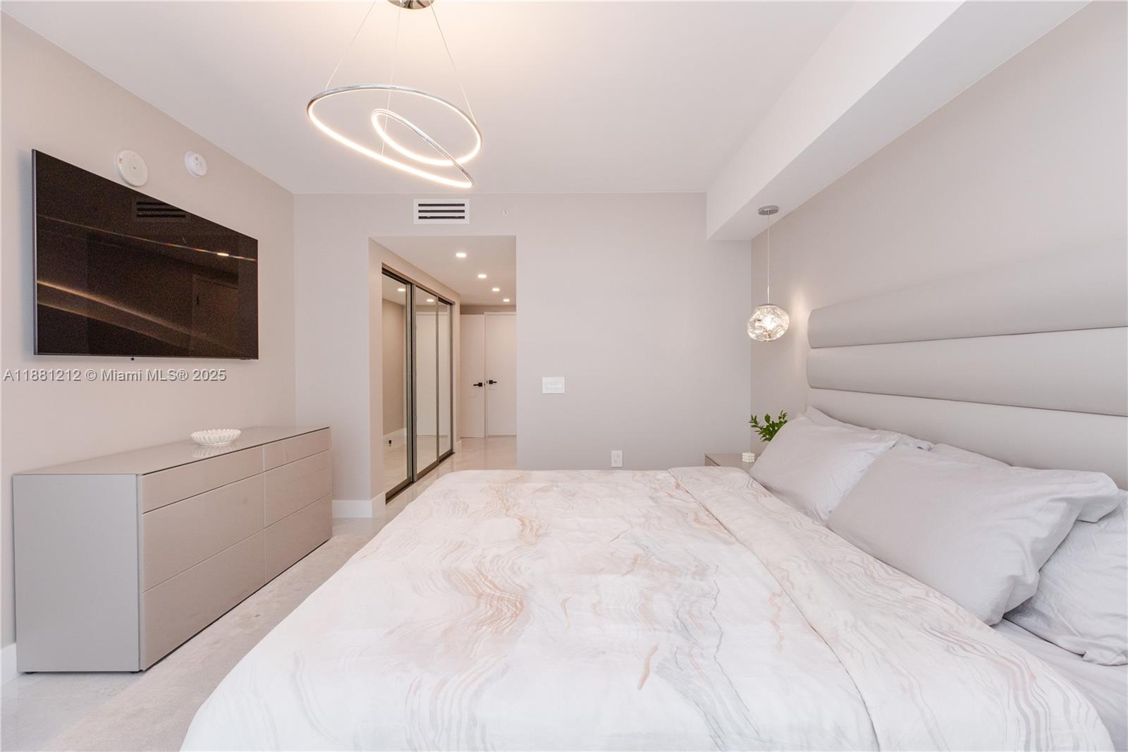 PARQUE TOWERS CONDO - Residential