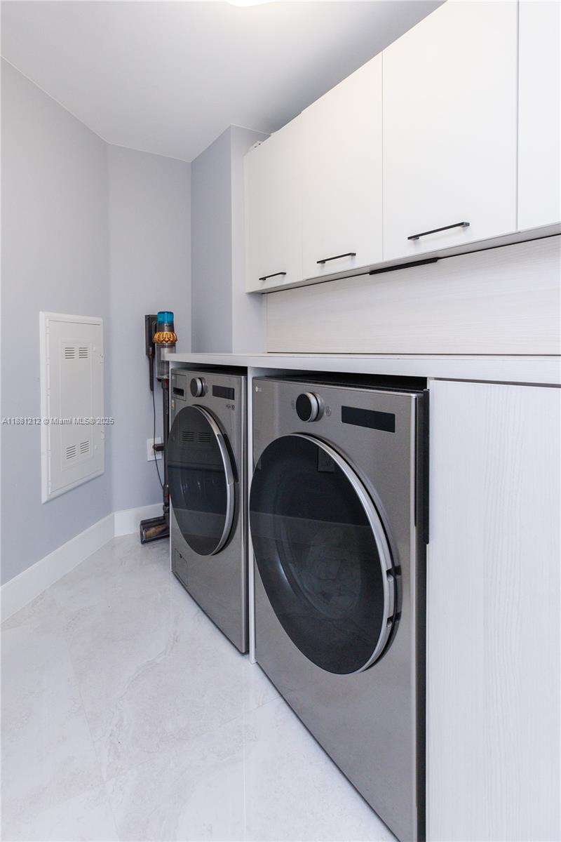 PARQUE TOWERS CONDO - Residential