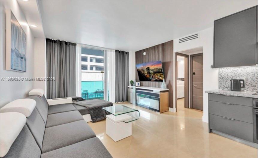 SIAN OCEAN RESIDENCES CON - Residential Lease