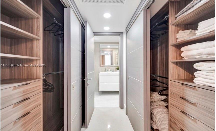 SIAN OCEAN RESIDENCES CON - Residential Lease