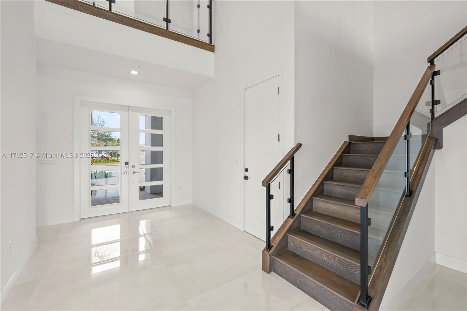 AVENIR POD - Residential Lease