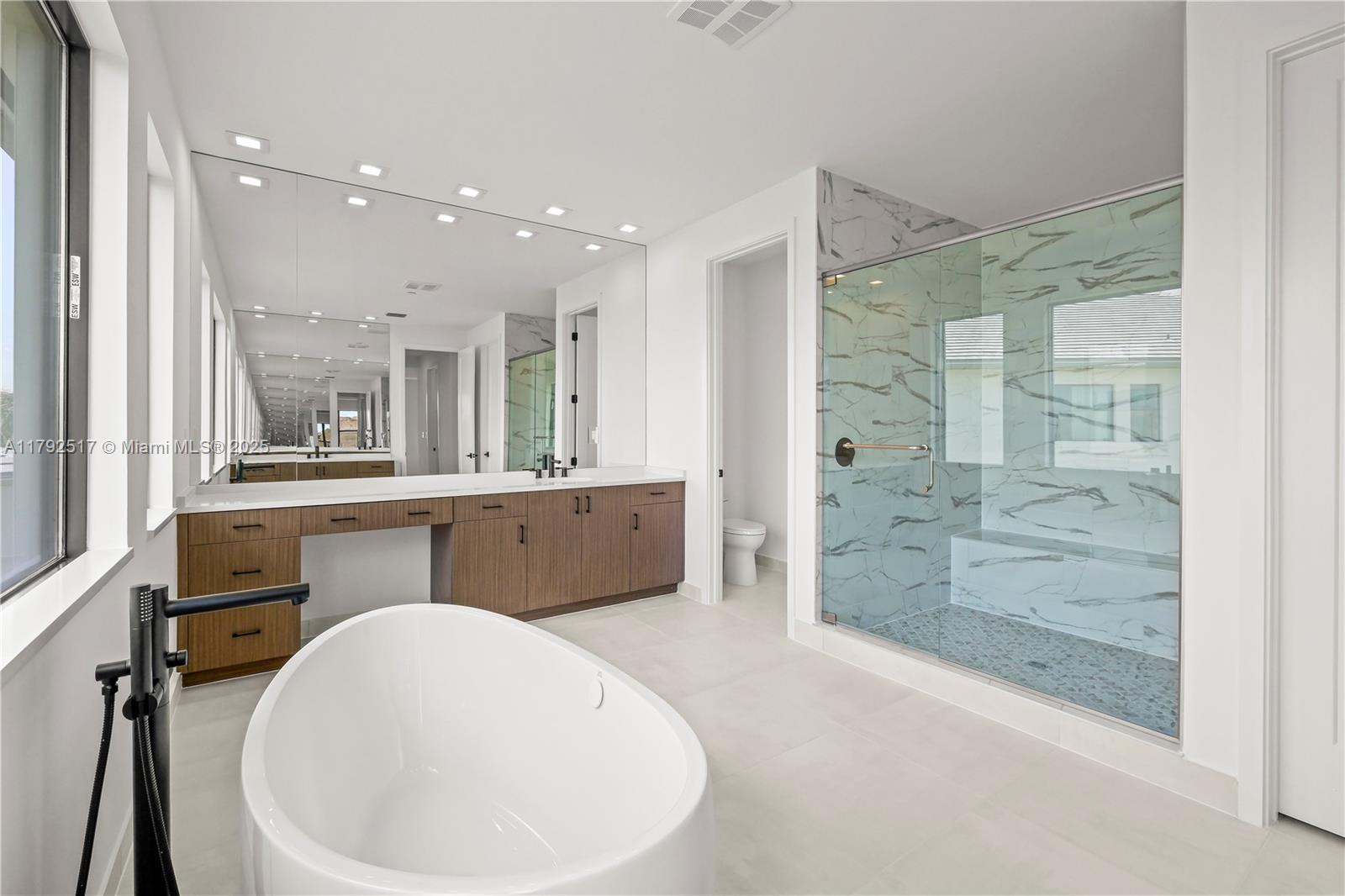 AVENIR POD - Residential Lease