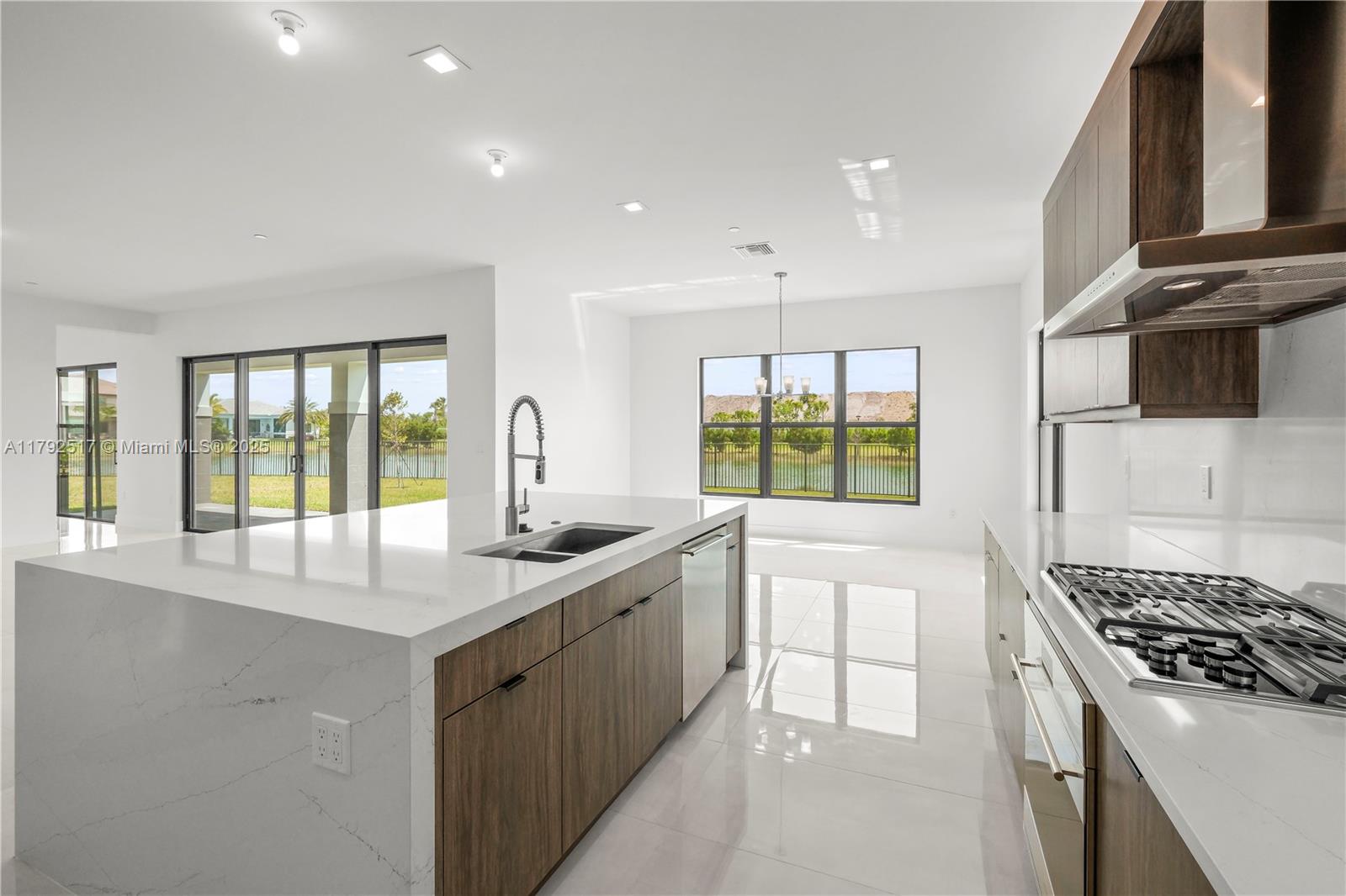 AVENIR POD - Residential Lease