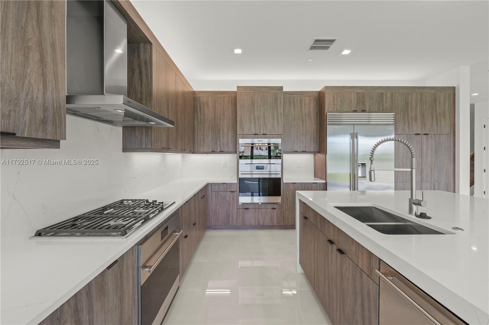 AVENIR POD - Residential Lease