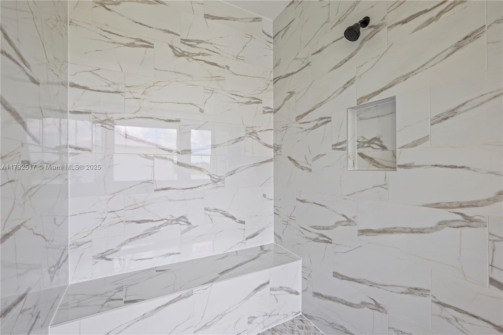 AVENIR POD - Residential Lease