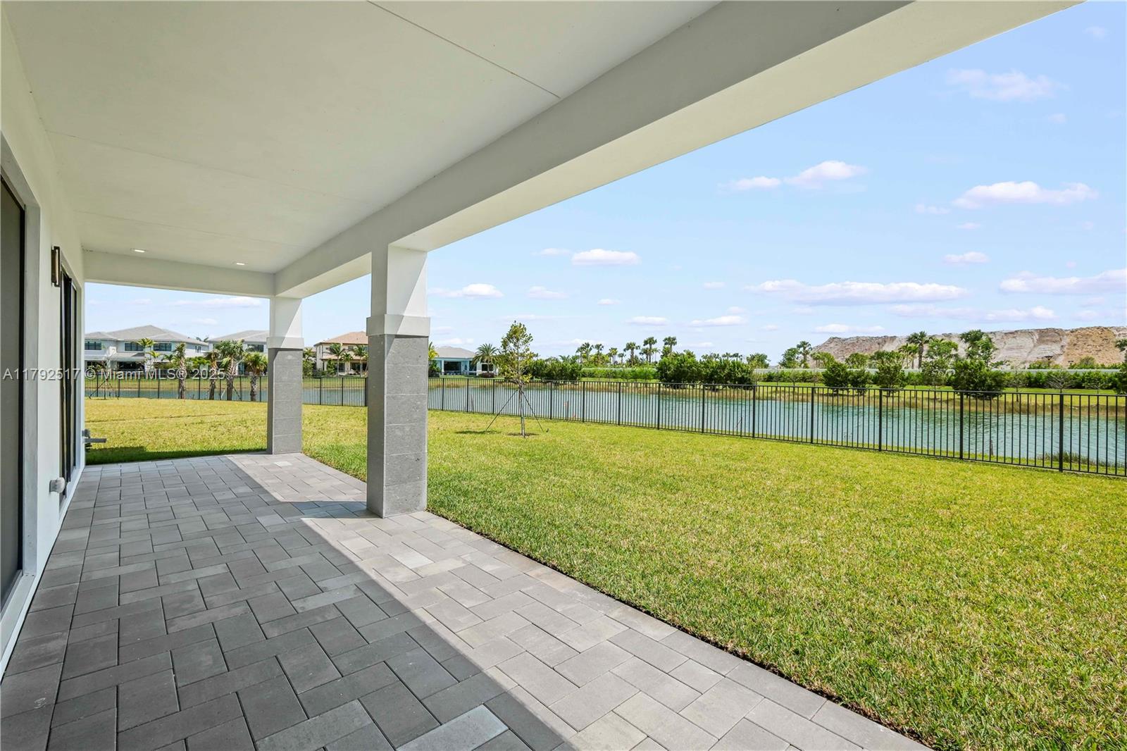 AVENIR POD - Residential Lease