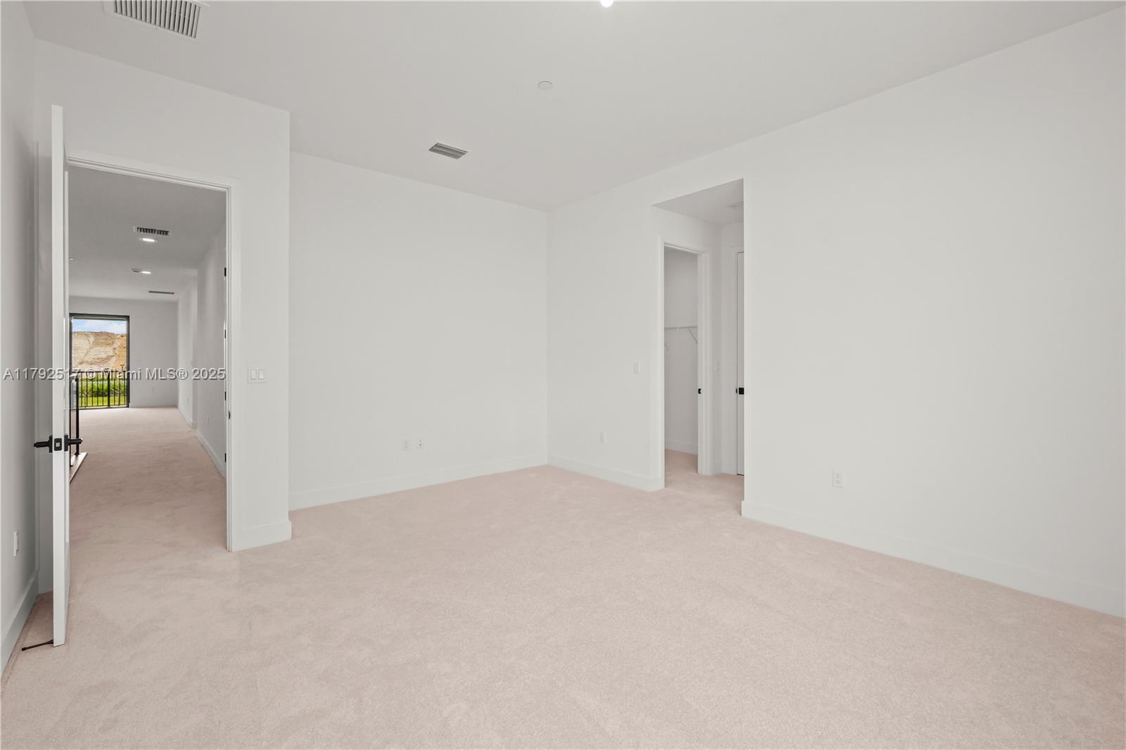 AVENIR POD - Residential Lease