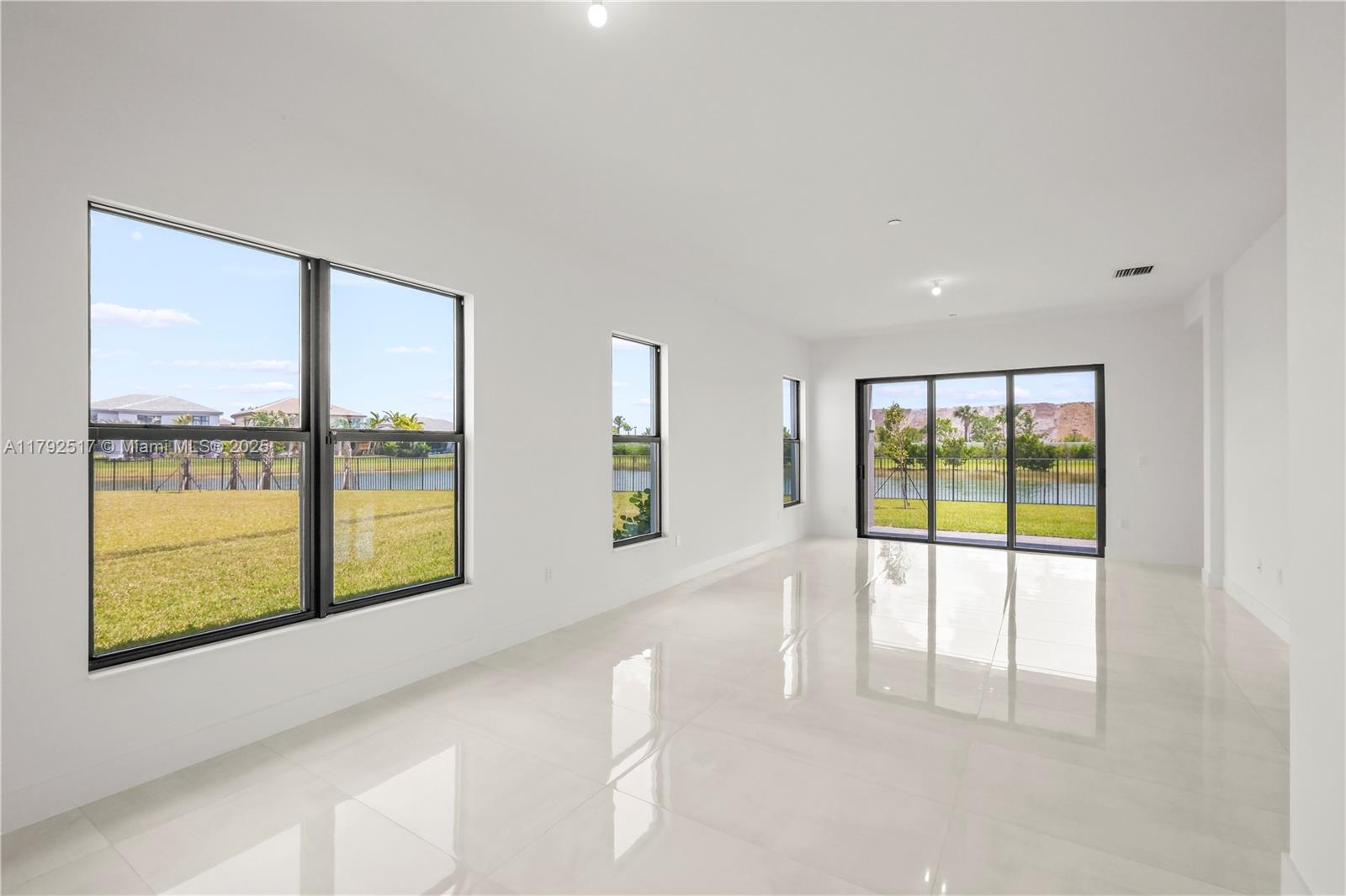 AVENIR POD - Residential Lease