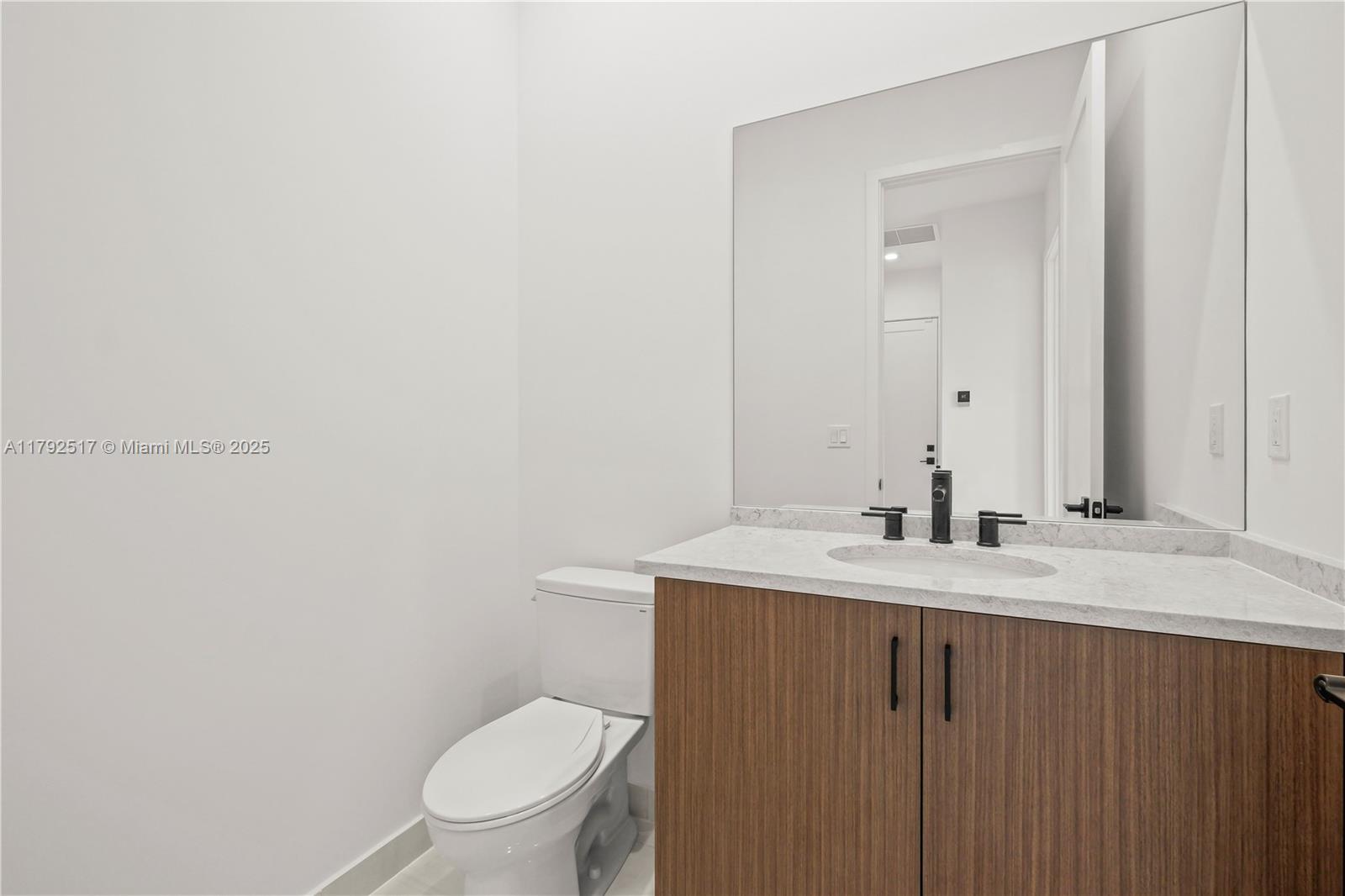 AVENIR POD - Residential Lease