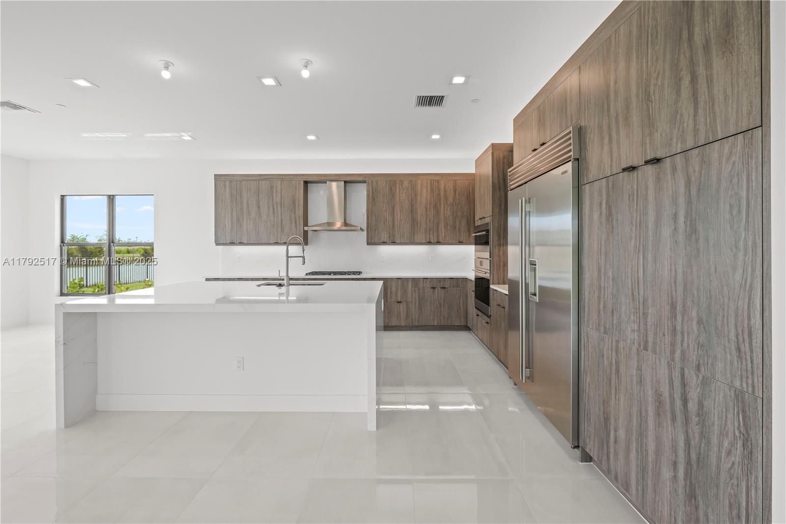 AVENIR POD - Residential Lease