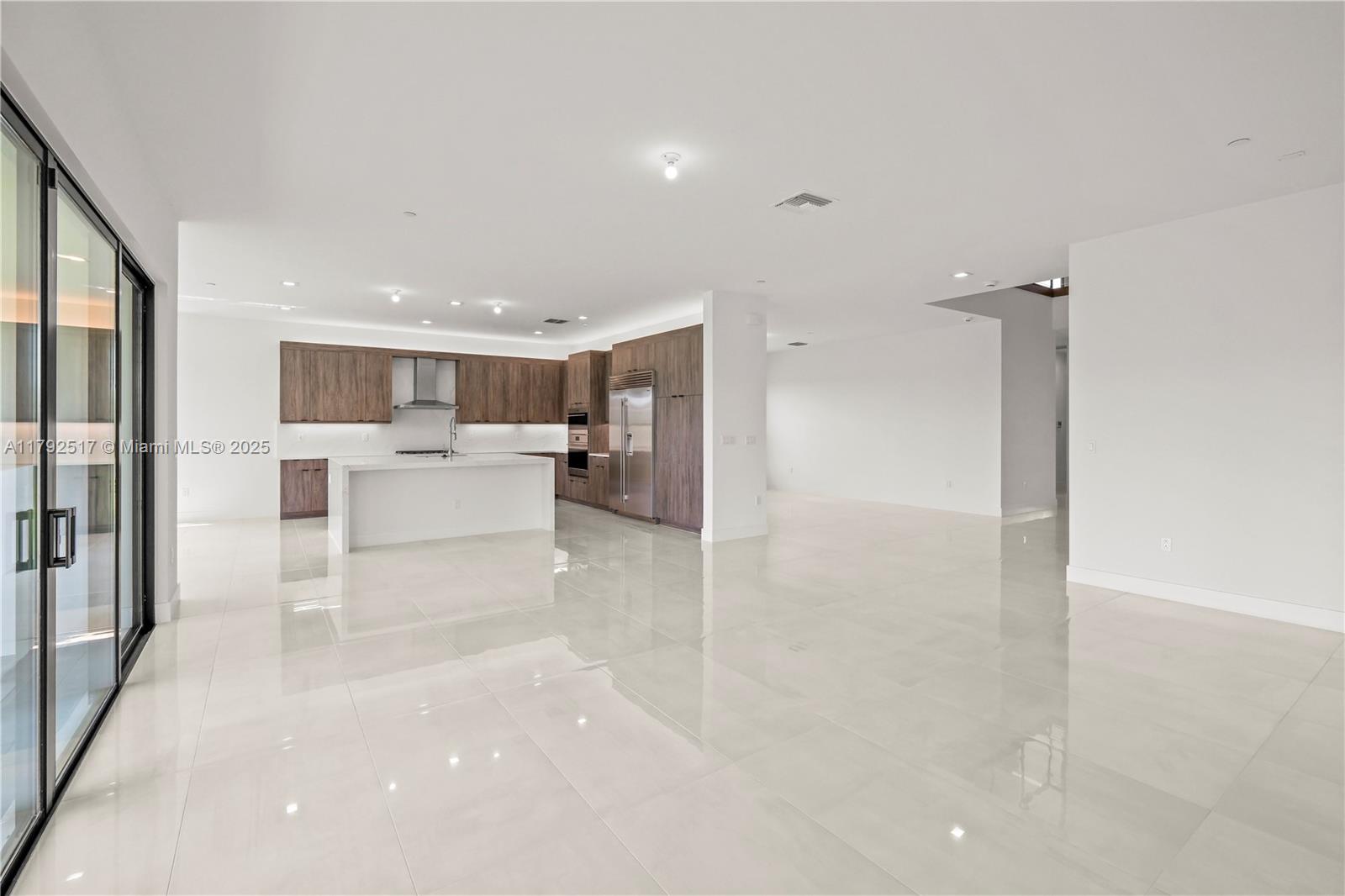 AVENIR POD - Residential Lease