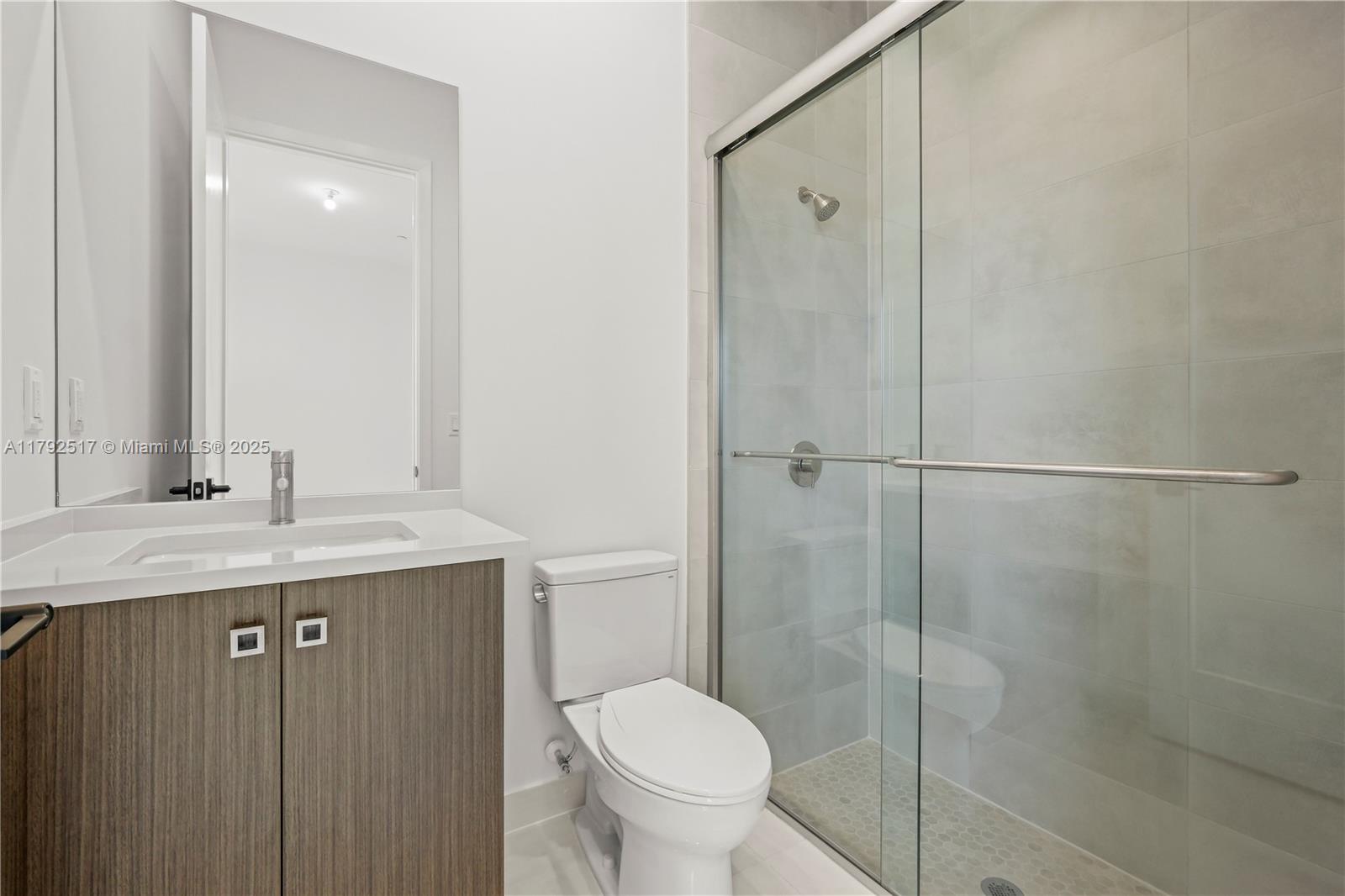 AVENIR POD - Residential Lease