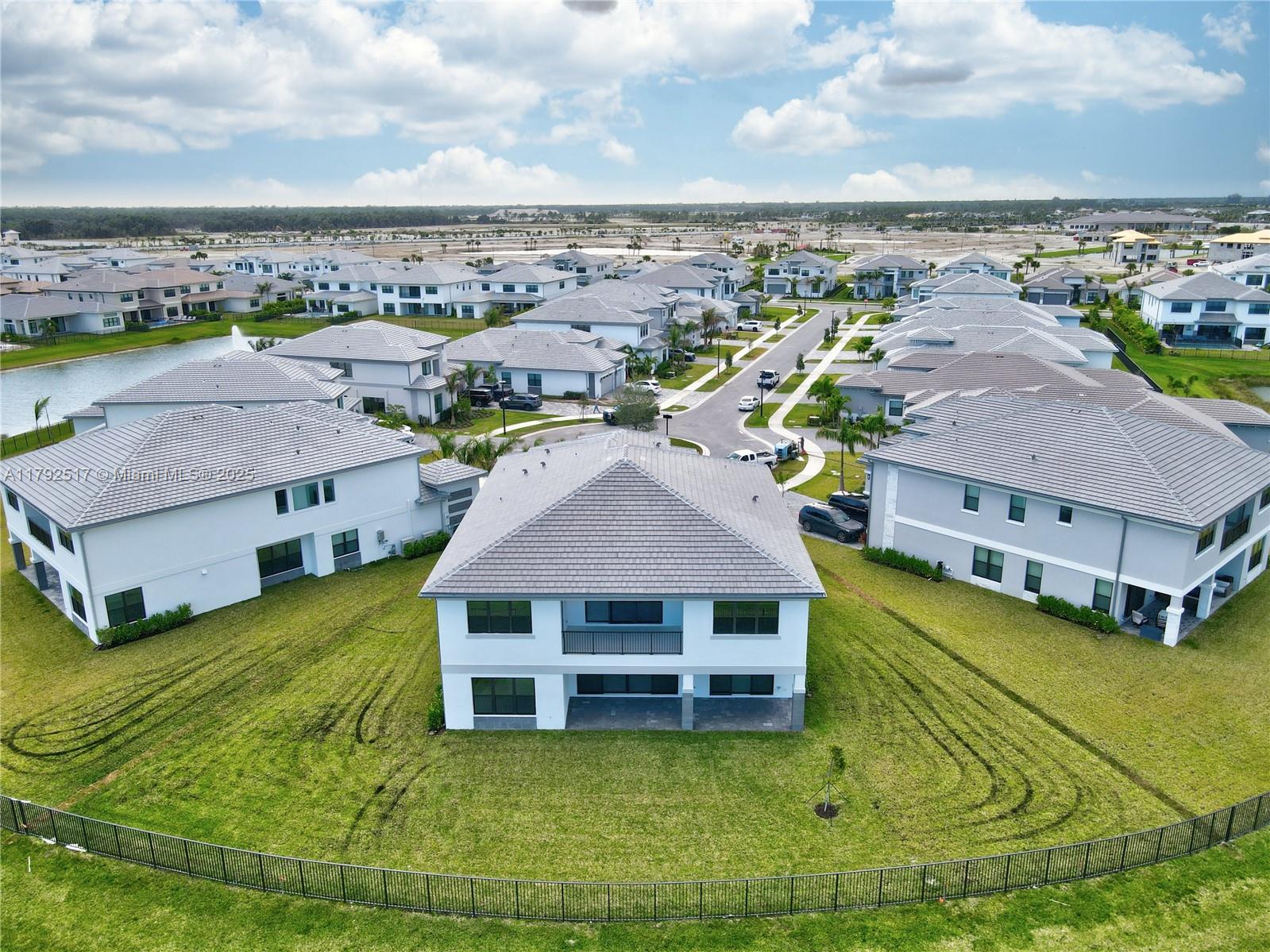 AVENIR POD - Residential Lease