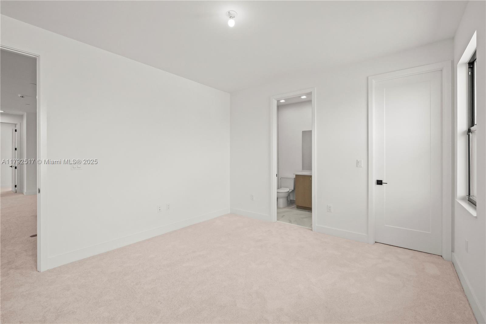 AVENIR POD - Residential Lease