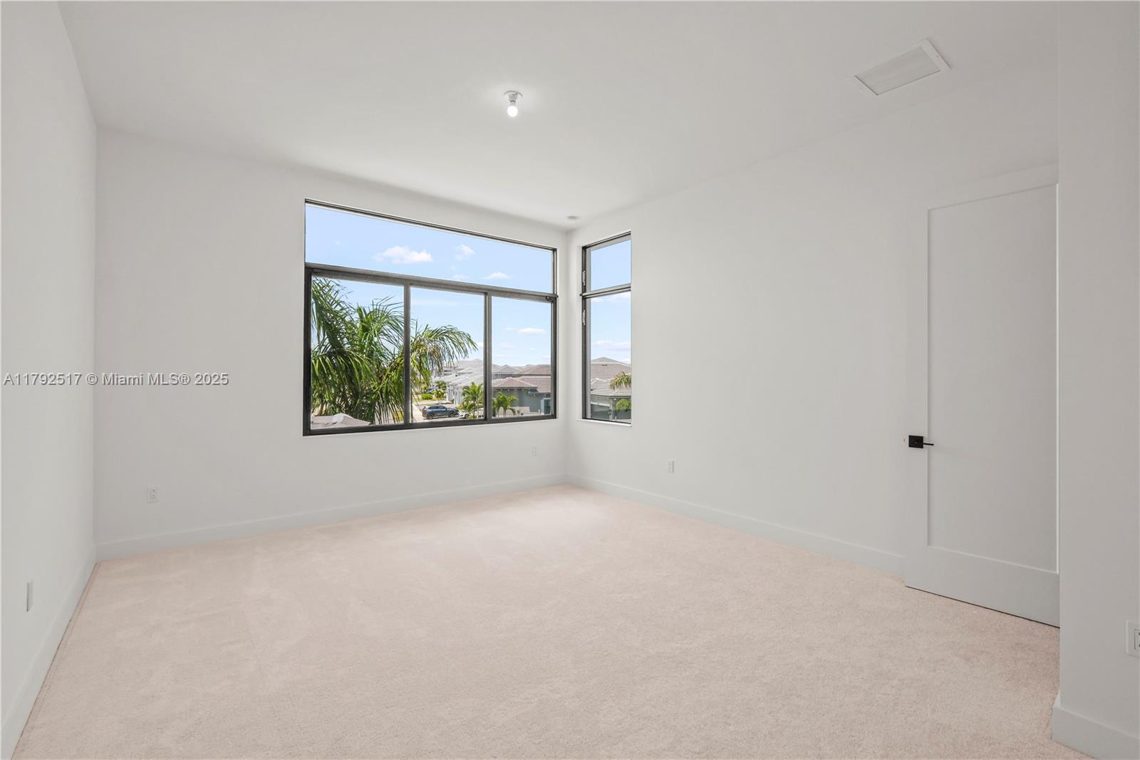 AVENIR POD - Residential Lease