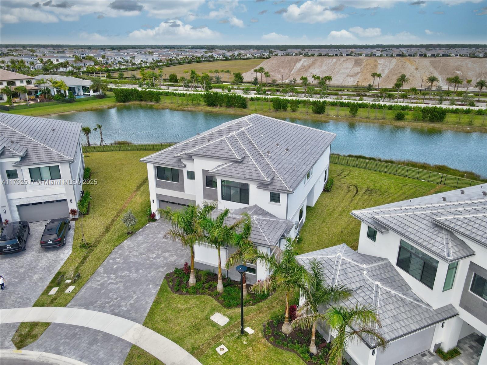 AVENIR POD - Residential Lease