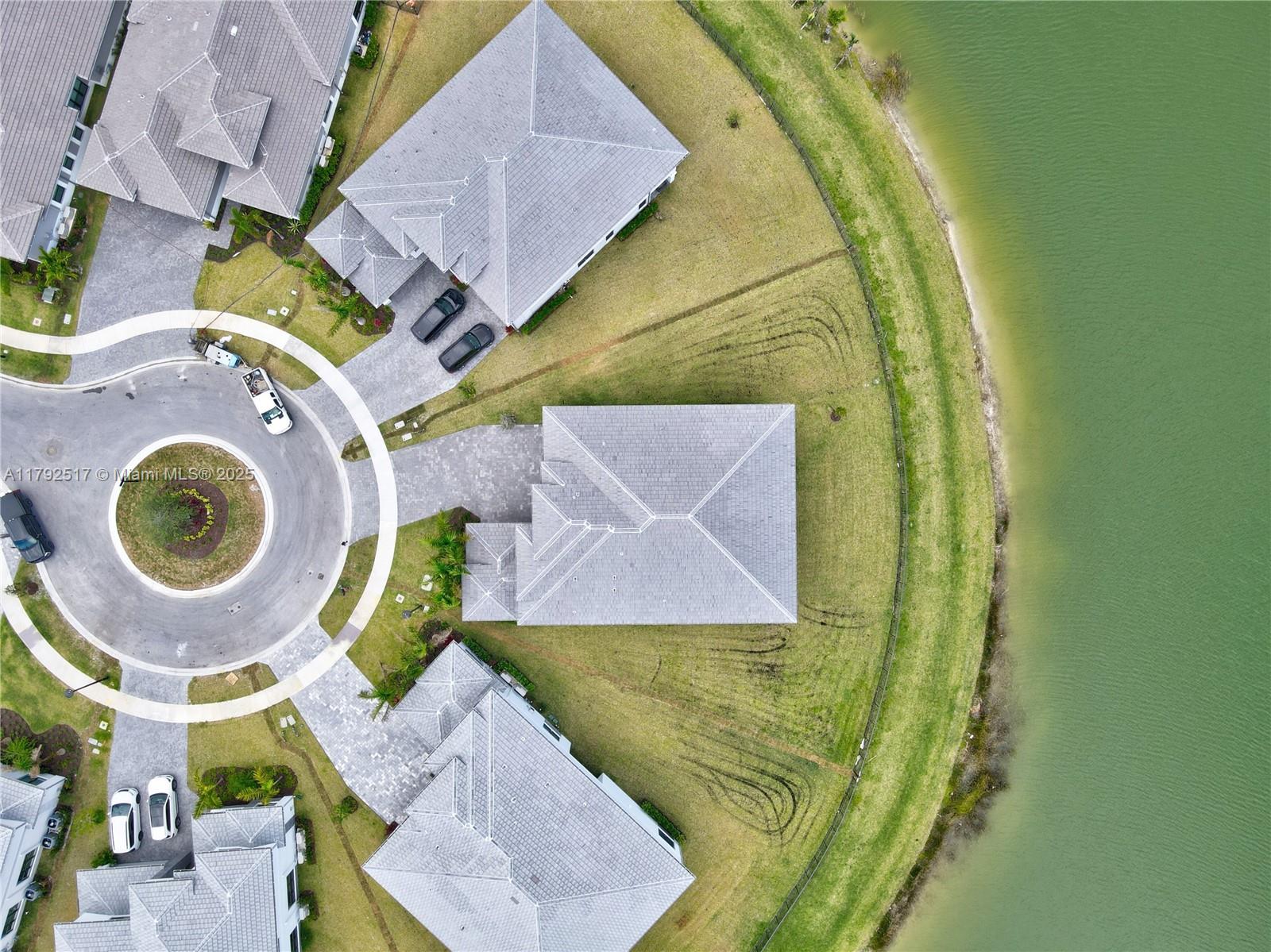 AVENIR POD - Residential Lease