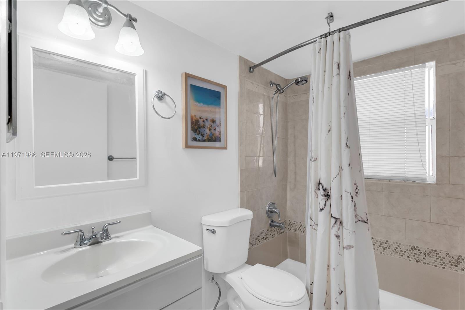 ROZLAND CONDO - Residential