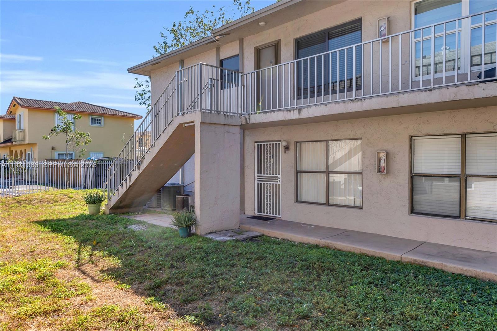 ROZLAND CONDO - Residential