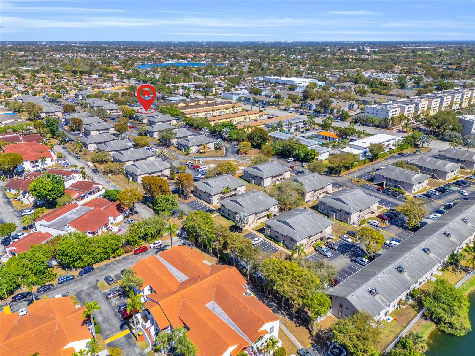 ROZLAND CONDO - Residential