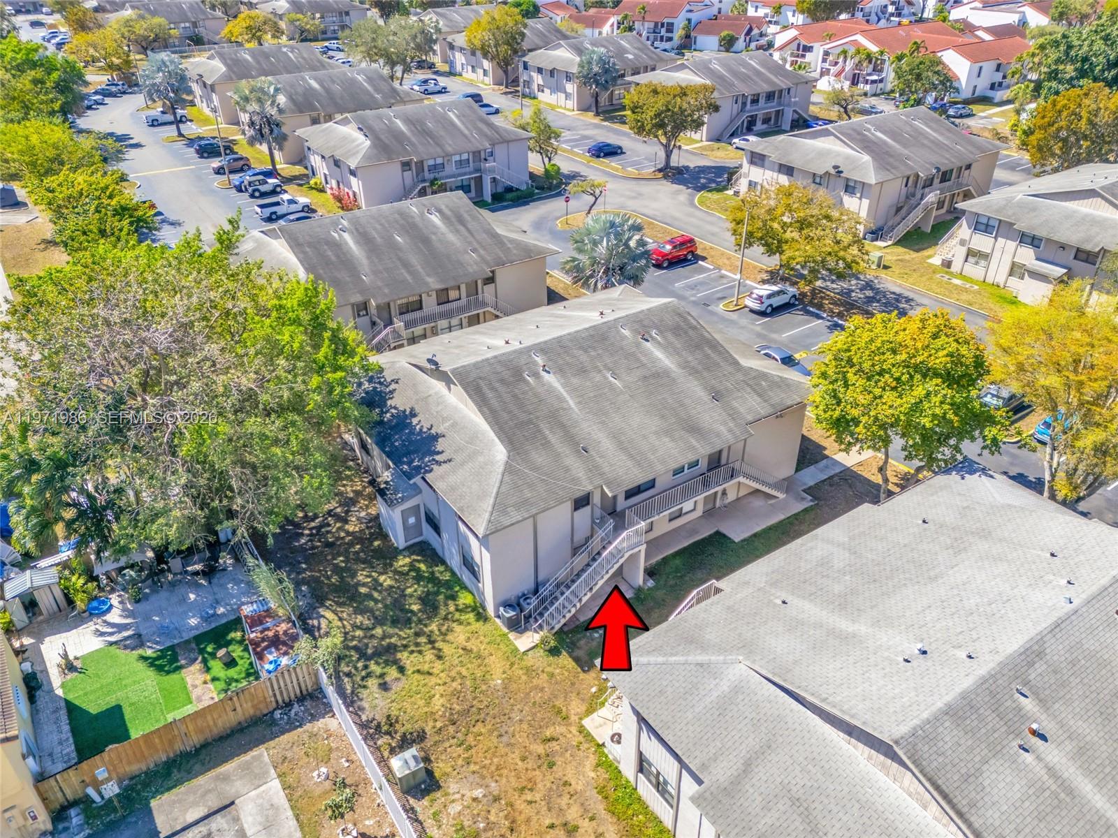 ROZLAND CONDO - Residential