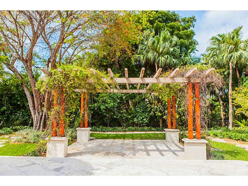 5 55 41 GABLES ESTS NO 3 - Residential