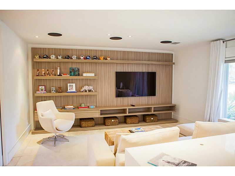 5 55 41 GABLES ESTS NO 3 - Residential