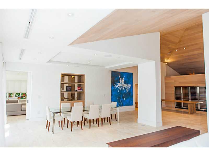 5 55 41 GABLES ESTS NO 3 - Residential