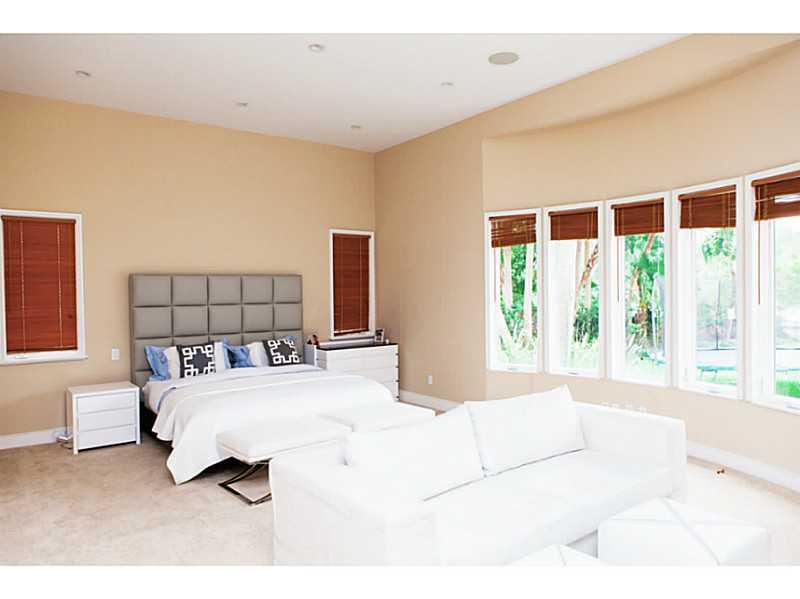 5 55 41 GABLES ESTS NO 3 - Residential