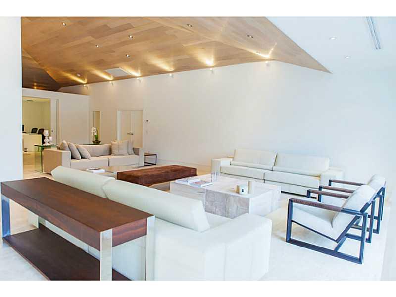 5 55 41 GABLES ESTS NO 3 - Residential