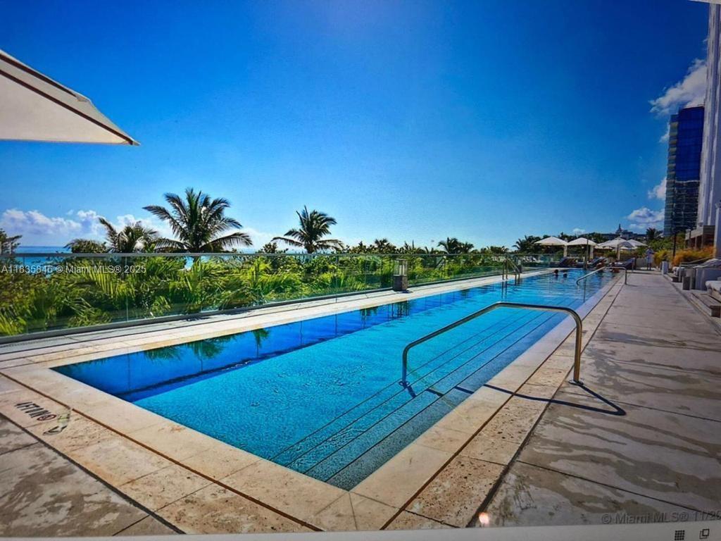 2301 Collins Ave 735