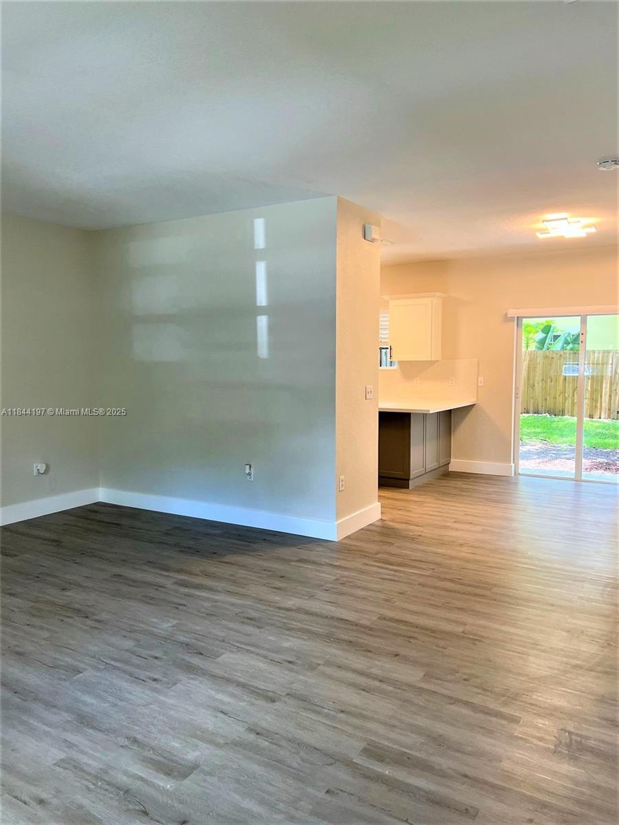 2731 NE 3rd Dr 105
