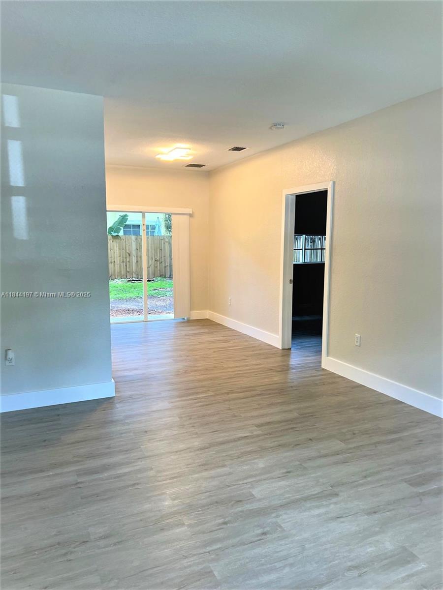 2731 NE 3rd Dr 105