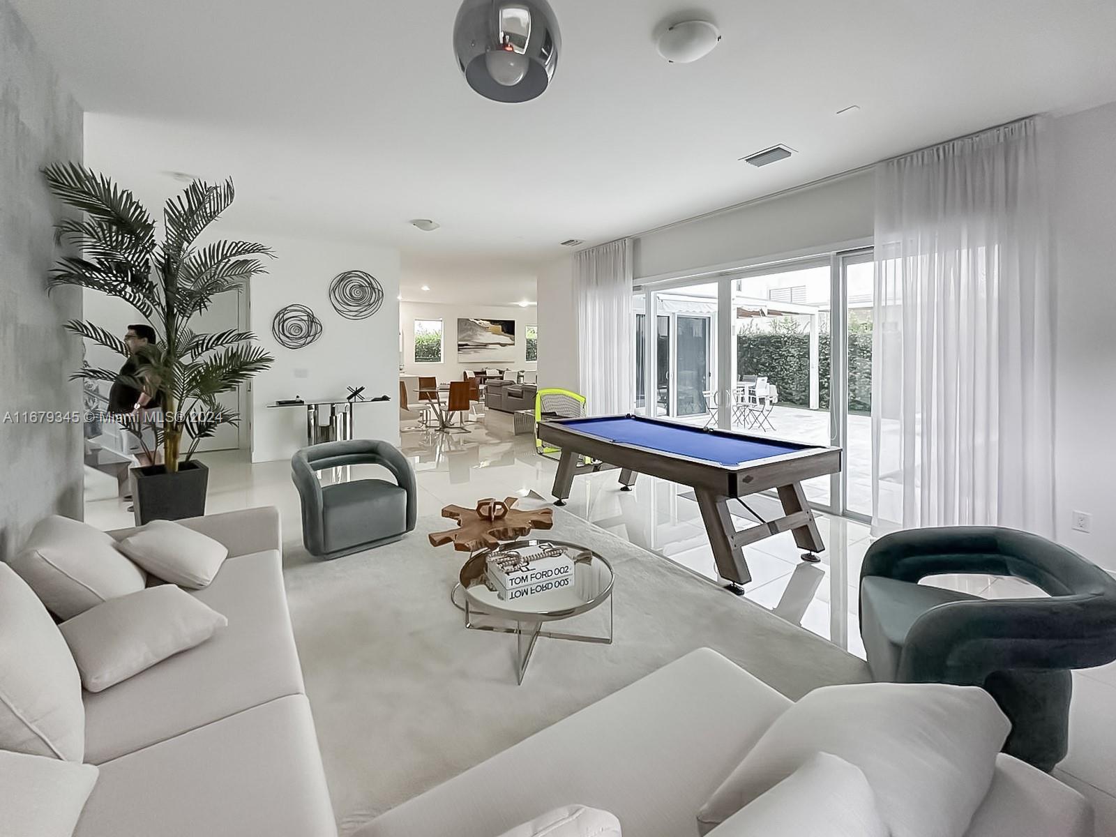 DORAL COMMONS RESIDENTIAL - Residential
