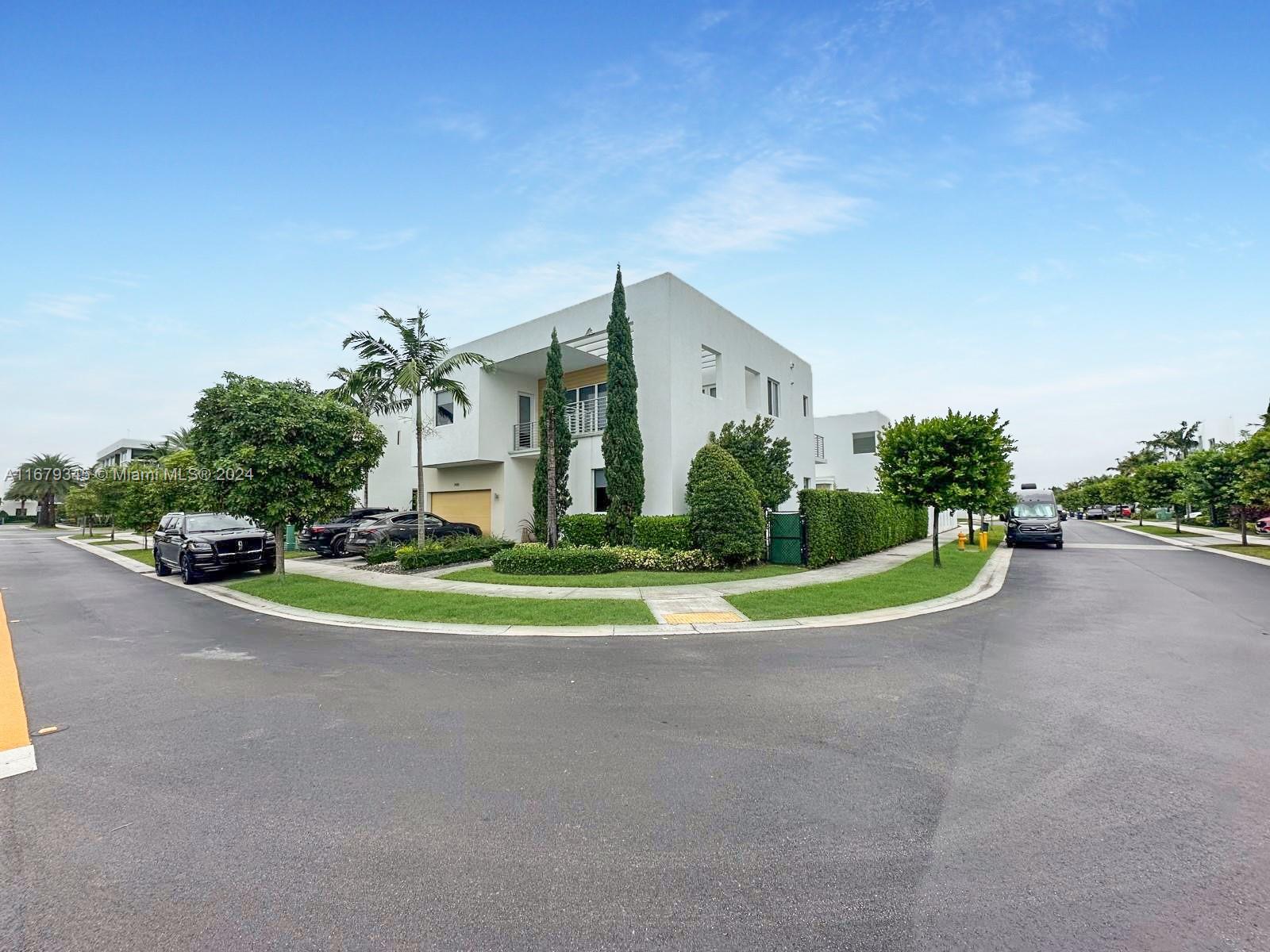 DORAL COMMONS RESIDENTIAL - Residential