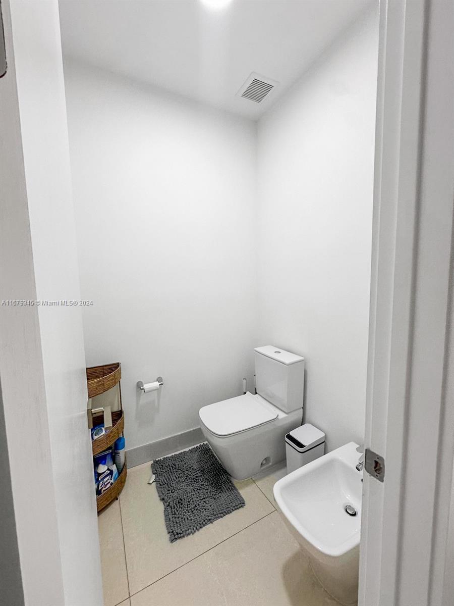 DORAL COMMONS RESIDENTIAL - Residential