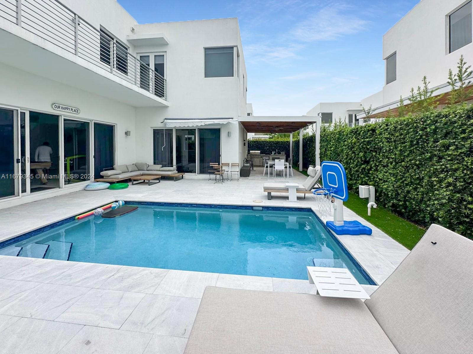 DORAL COMMONS RESIDENTIAL - Residential