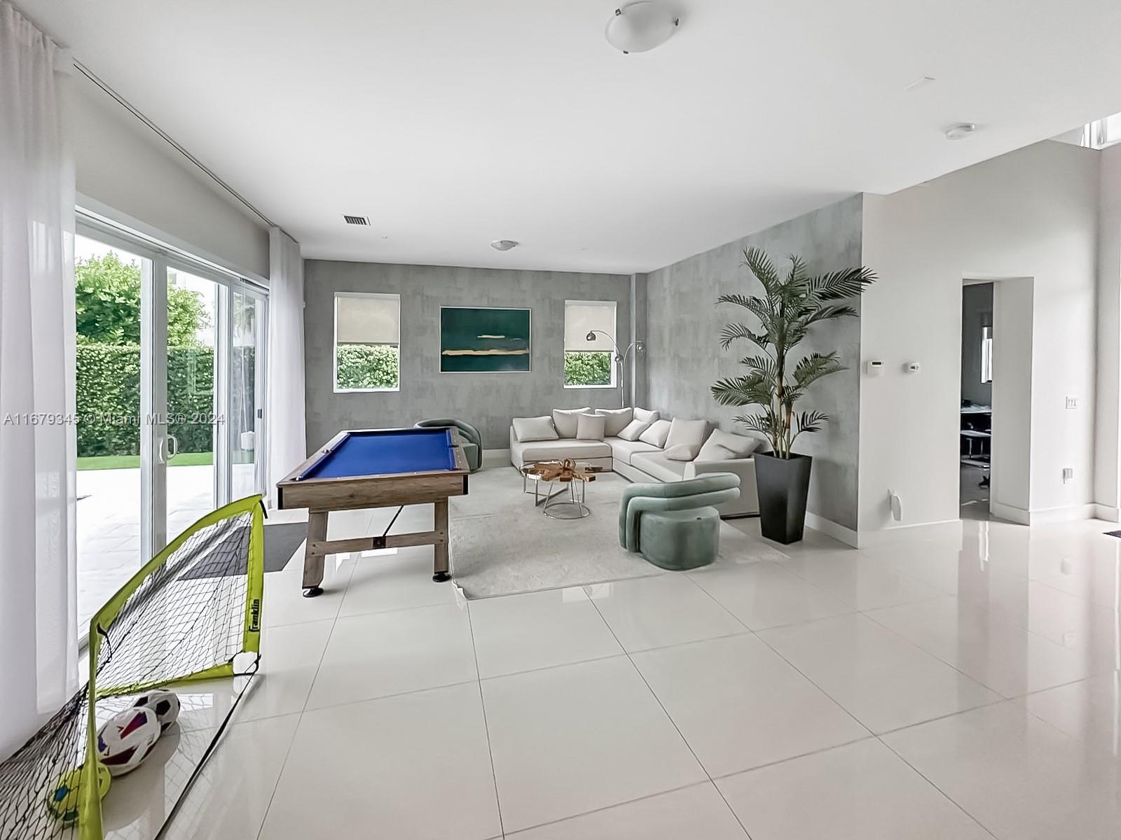 DORAL COMMONS RESIDENTIAL - Residential