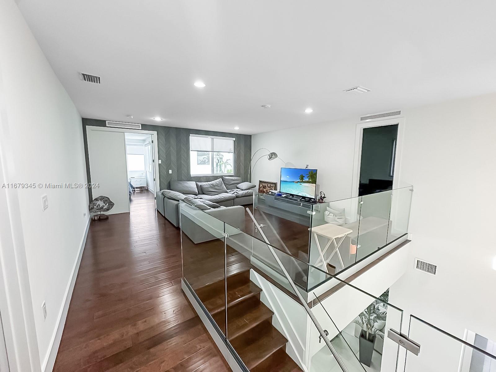 DORAL COMMONS RESIDENTIAL - Residential