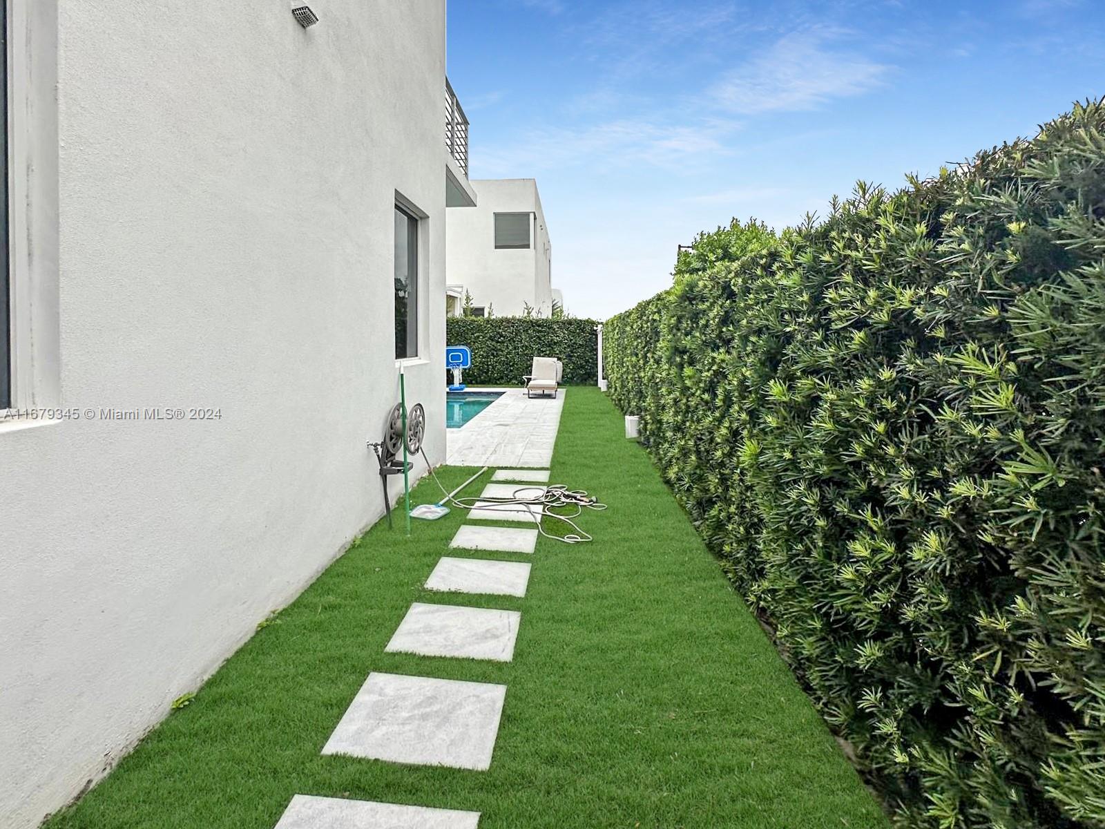 DORAL COMMONS RESIDENTIAL - Residential