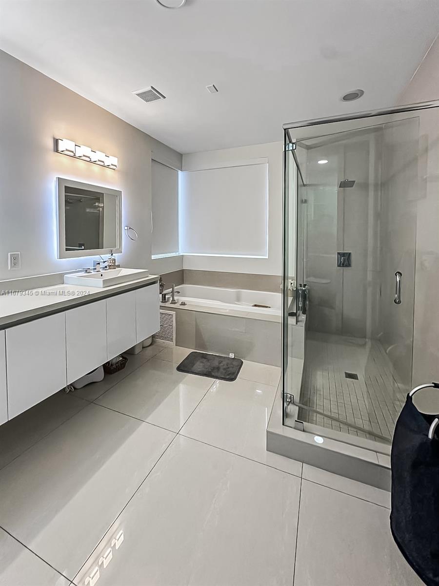 DORAL COMMONS RESIDENTIAL - Residential