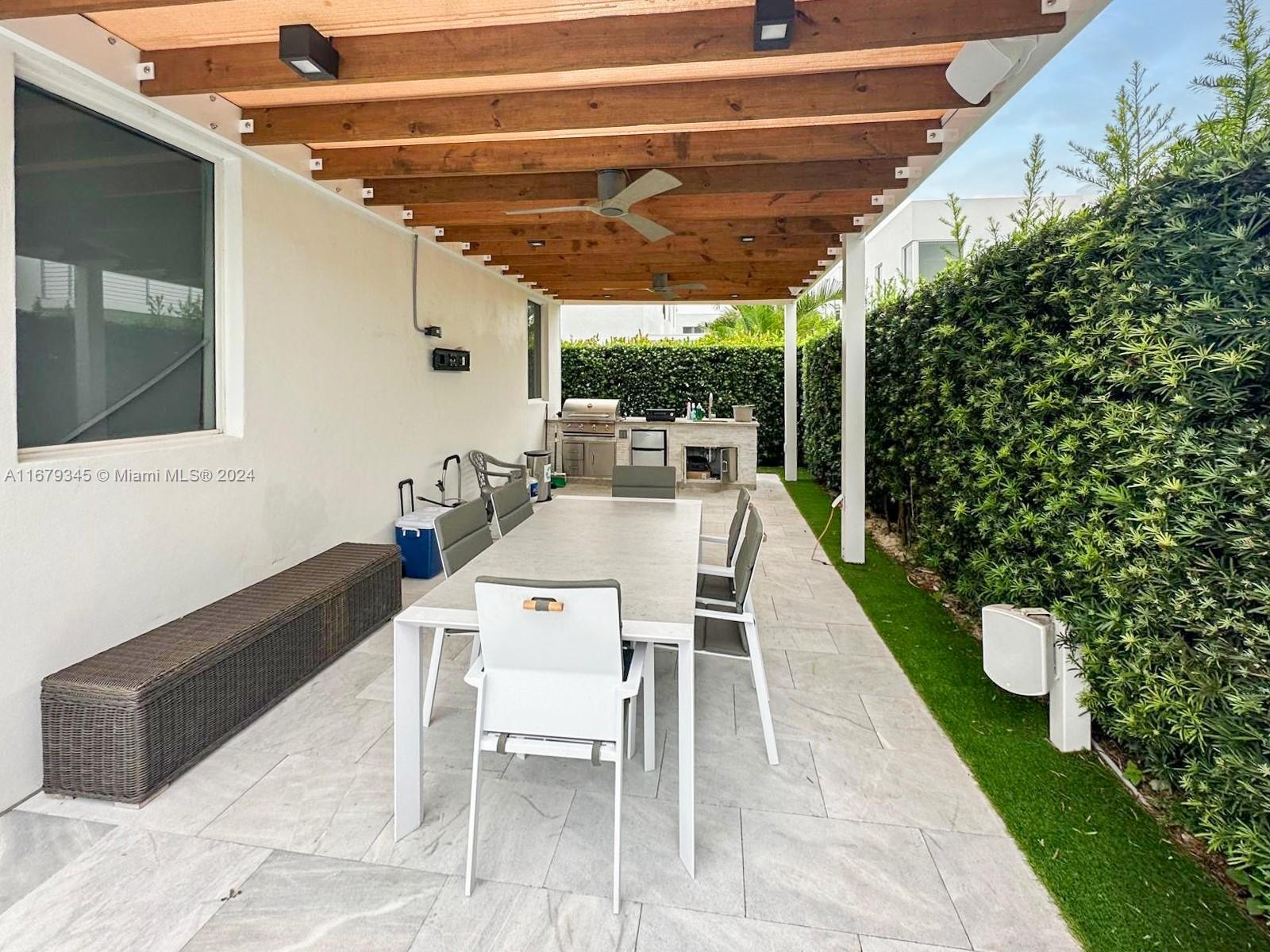 DORAL COMMONS RESIDENTIAL - Residential