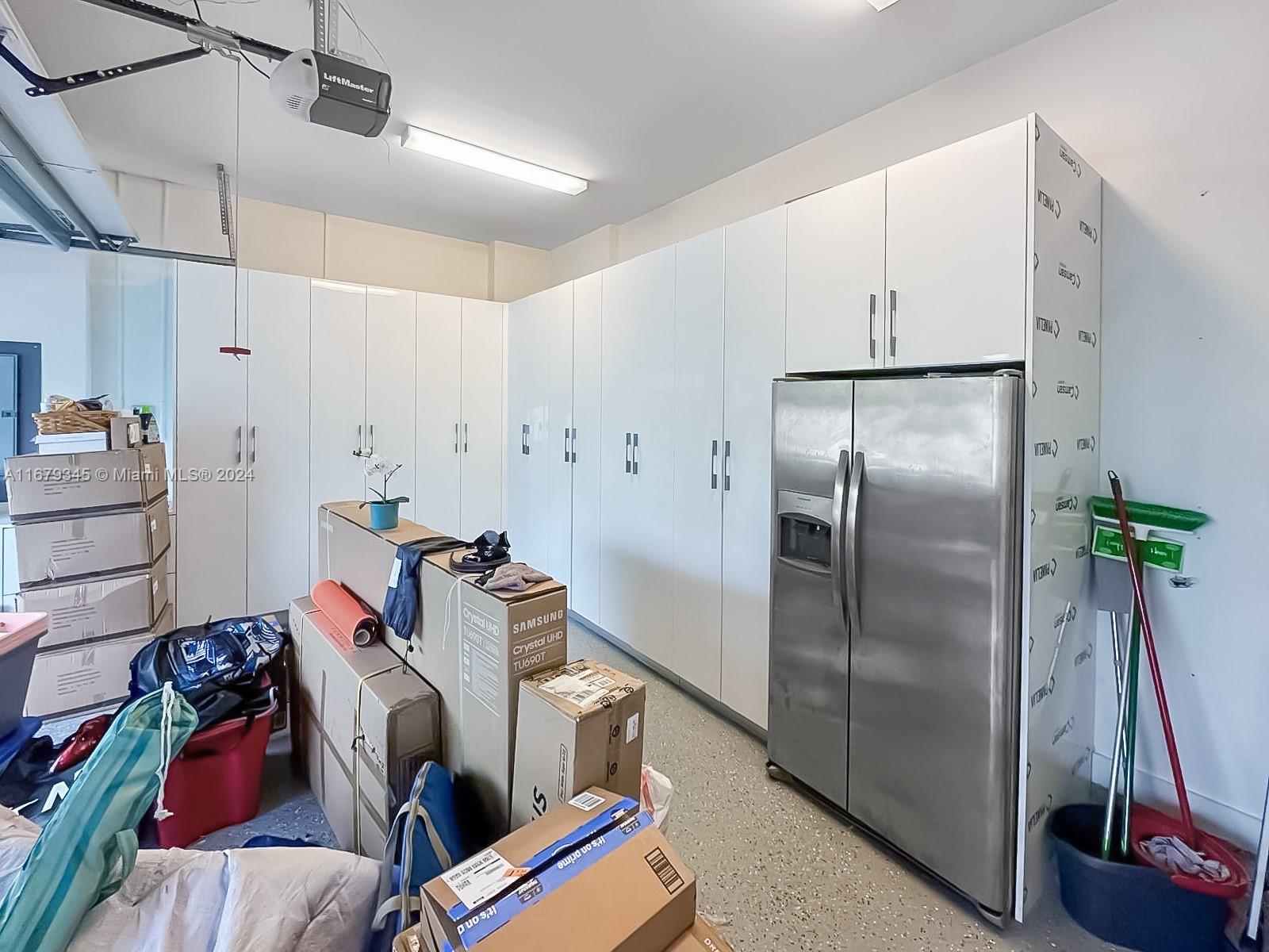 DORAL COMMONS RESIDENTIAL - Residential