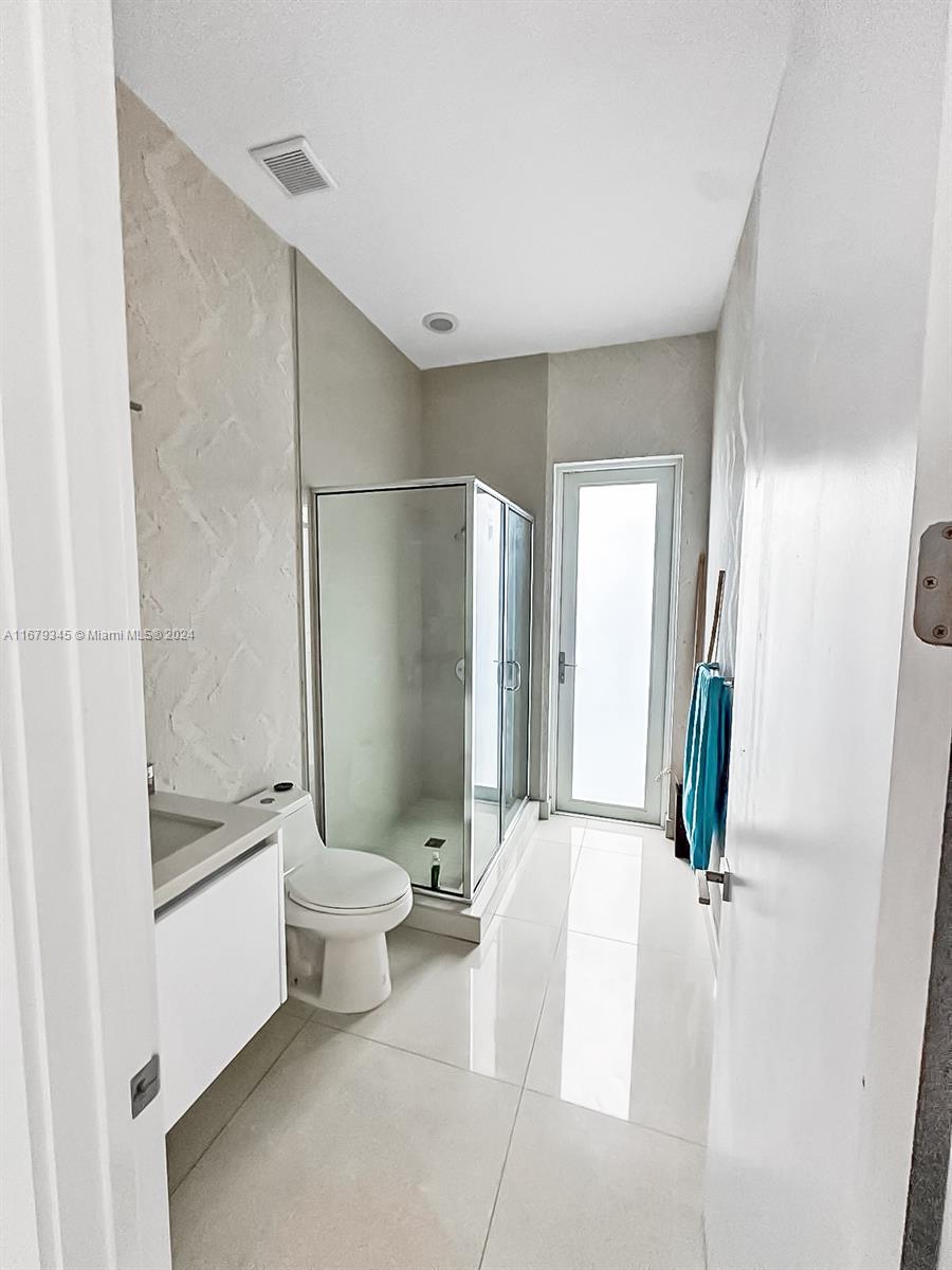 DORAL COMMONS RESIDENTIAL - Residential