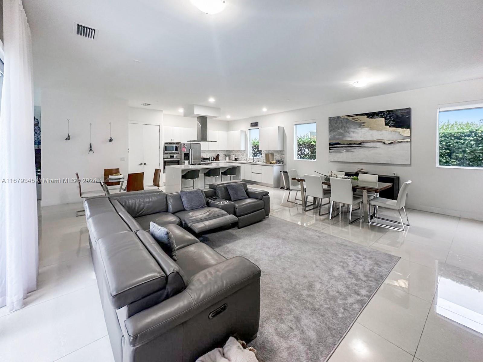 DORAL COMMONS RESIDENTIAL - Residential
