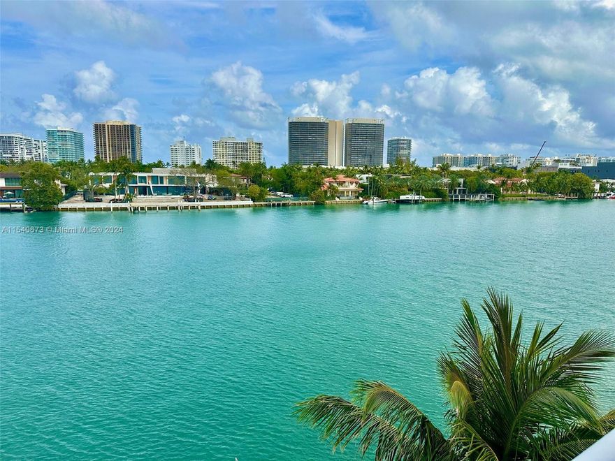 La Mare Signature #701 offers a ONCE in a LIFETIME Opportunity to buy an ENTIRE FLOOR in a Luxury, Waterfront Miami Condo. Designed by visionary architect Kobi Karp & Debora Aguiar. This elegant 3,595 SF full floor residence offers a complete 852 SF wraparound balcony, 4 bedrooms all with ensuite Antonio Lupi baths, floor-to-ceiling glass walls showcasing panoramic views of turquoise waters teaming with wildlife, multimillion dollar yachts, and Bal Harbour mansions! Welcome guests through your private elevator. Entertain in your massive 34’ X 27’ great room with Custom Poliform kitchen with Miele appliances & full size wine coolers. Powder room too! Amenities include a resort-like, infiniti edge, rooftop pool & boat slips with direct ocean access! Storage & 2 self park spaces