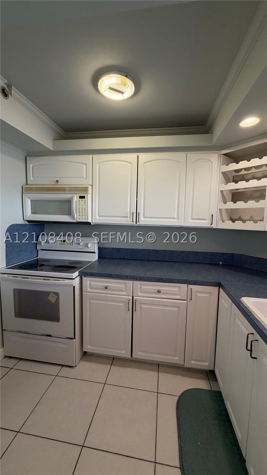 7601 E Treasure Dr 618