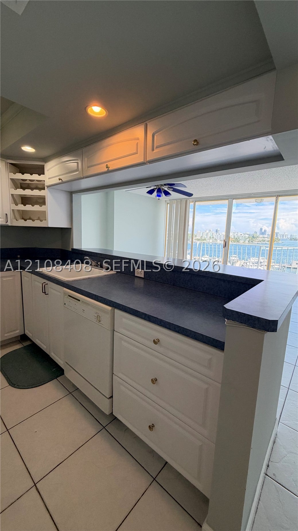 7601 E Treasure Dr 618